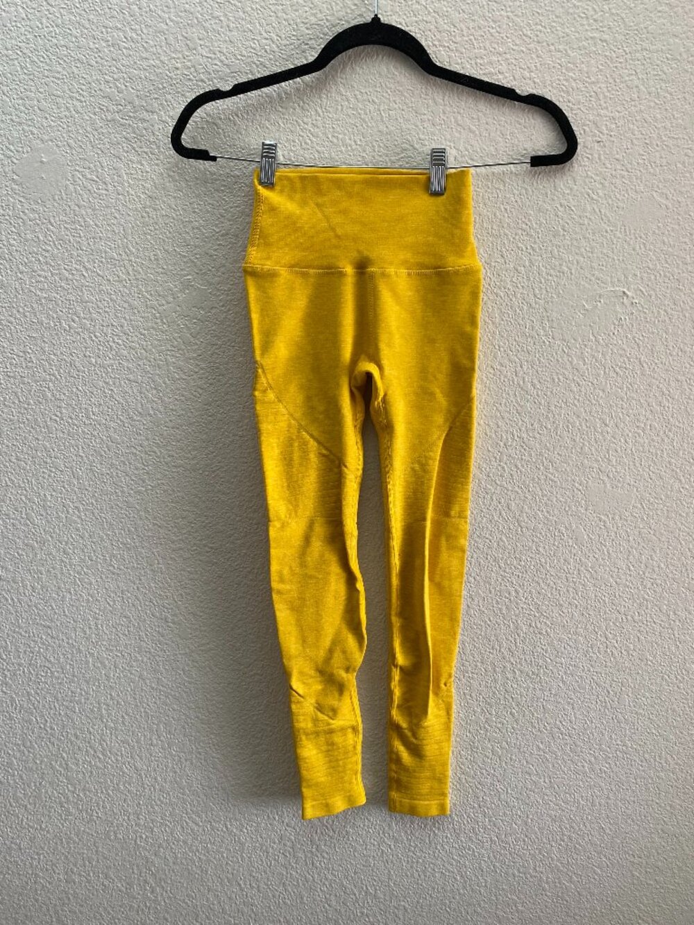 Alphalete Bright Yellow OG Revival Moto Leggings XS Extra Small 22.5 Inch Inseam